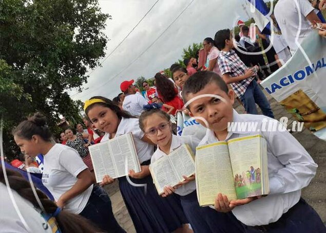 Nicaraguan children celebrate 13 years of free education