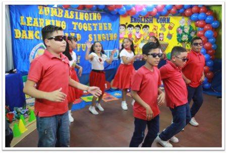 Primary school children in Nicaragua taking part in a festival to showcase their English language and communications skills