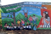 Peace Mural commissioned by Bristol Link with Nicaragua to mark UN World Peace Day. The text reads 'Children have the right to (live in) peace'                                                         
